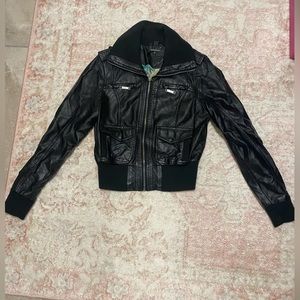 Black leather jacket | size M
